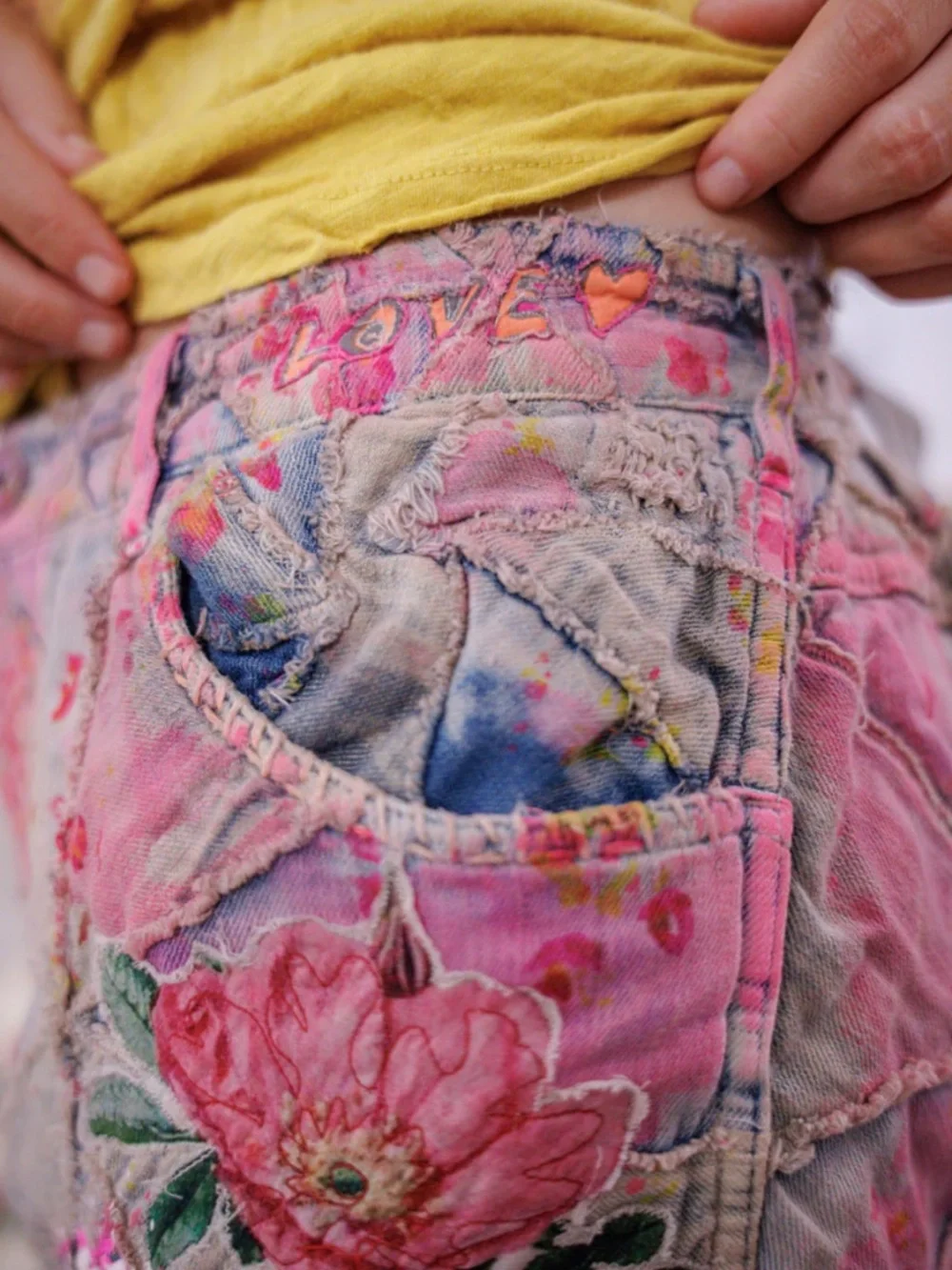 🌈NWT MAGNOLIA PEARL QUILT WORK APPLIQUÉ MINER DENIMS🌈 - Picture 13 of 13